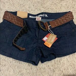 Jean shorts with belt
